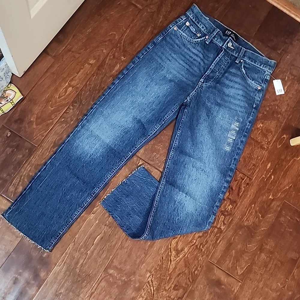 NWT Gap high rise cheeky straight jeans (Raw Hem)